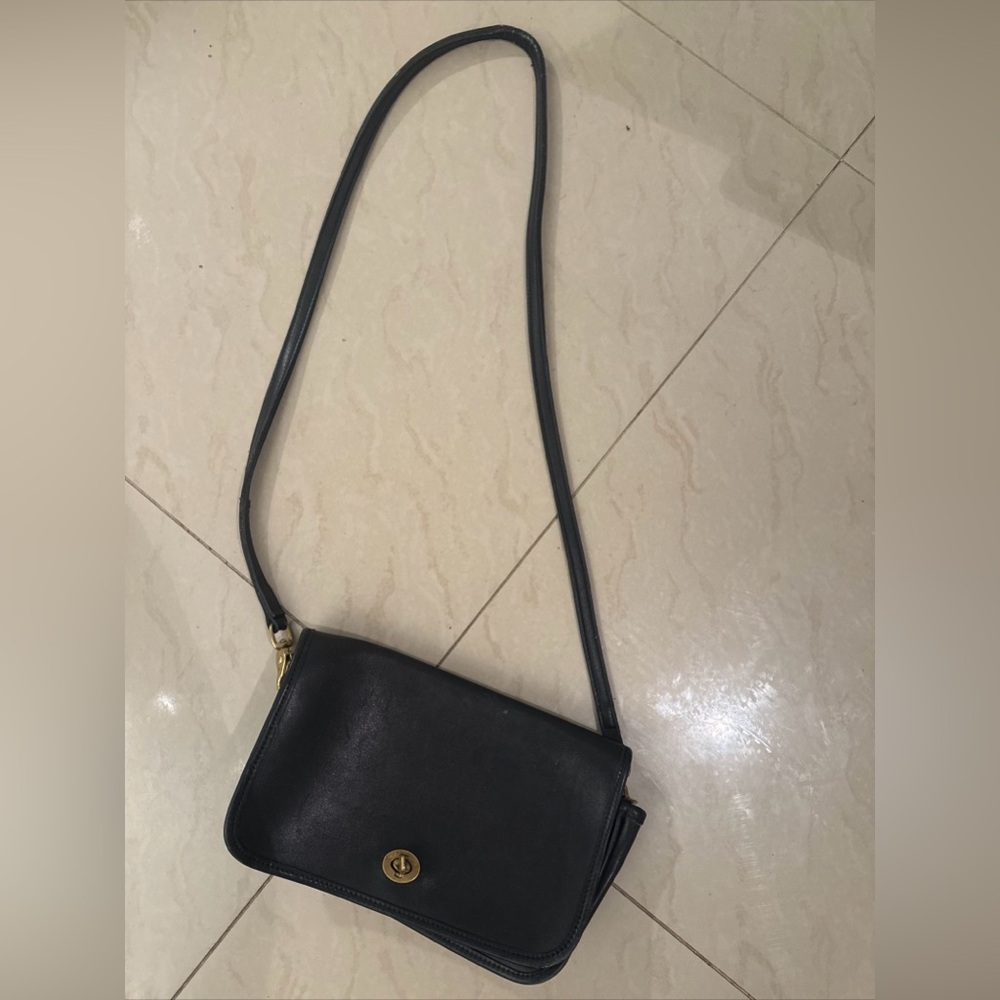 COACH VINTAGE DINKY BAG BLACK Leather USA Turnlock Vintage